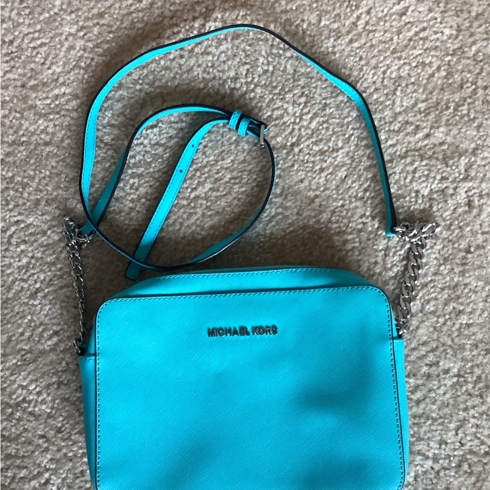 Michael Kors Blue Crossbody Bag Eye-Catching Design